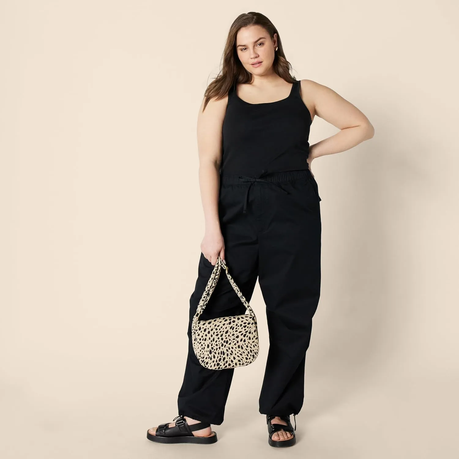 Amazon Essentials Women's Mid-Rise Baggy Loose-Fit Wide-Leg Parachute Pants