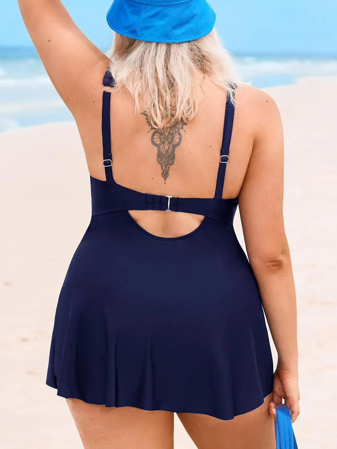 CUPSHE Plus Size Women's One Piece Swimsuit V Neck Cutout Swim Dress Back Hook Adjustable Straps Bathing Suit