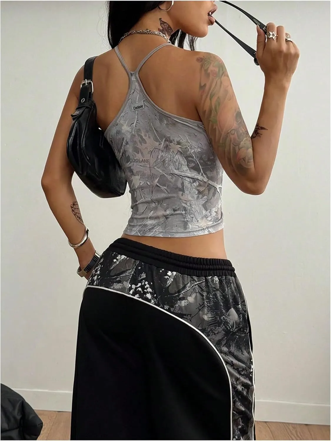 Floerns Women's Camouflage Sleeveless Camisole Scoop Neck Ruched Y2K Cami Tops