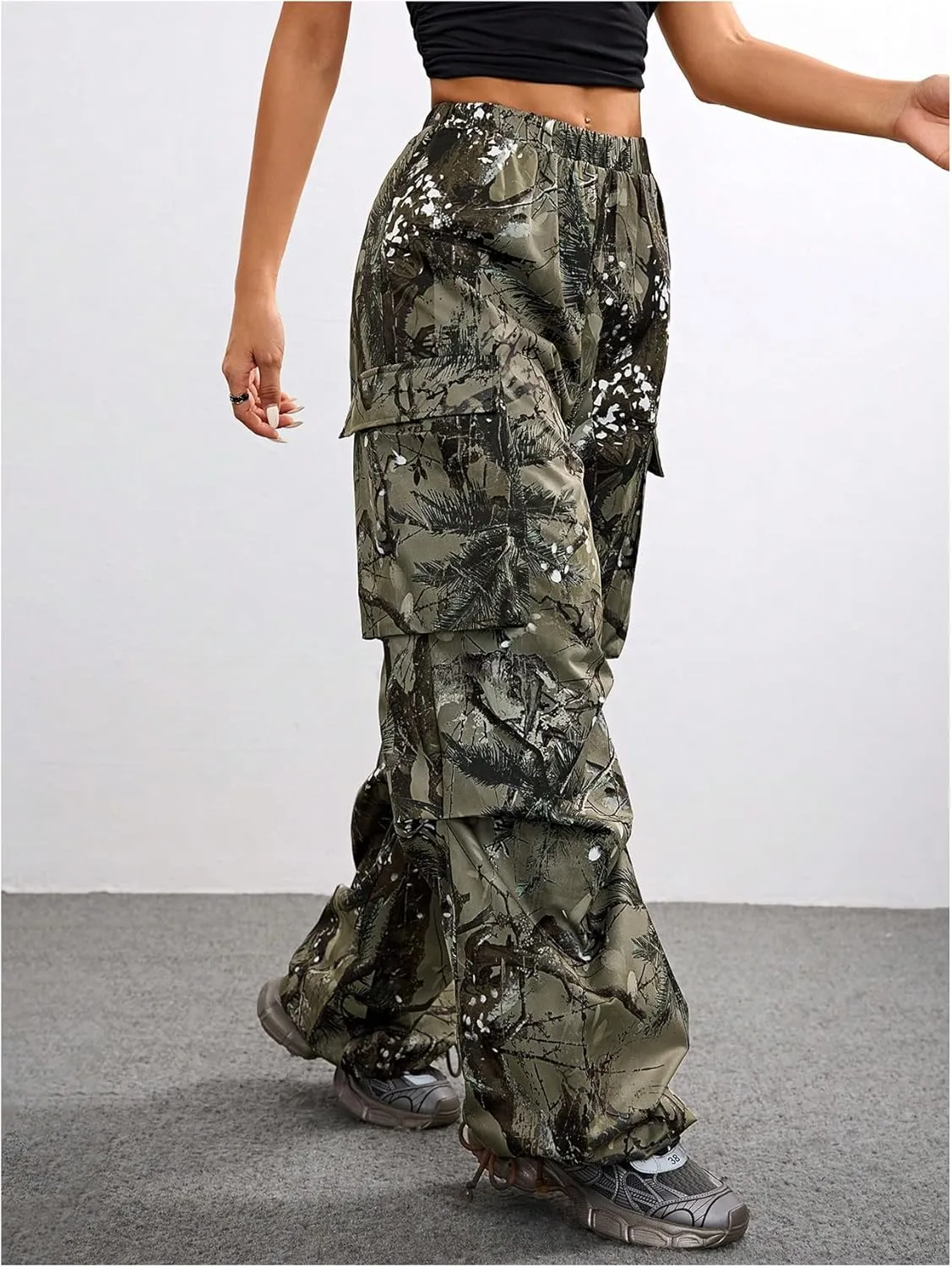 GORGLITTER Women's Camo Baggy Cargo Pants High Waisted Y2K Wide Leg Parachute Pants