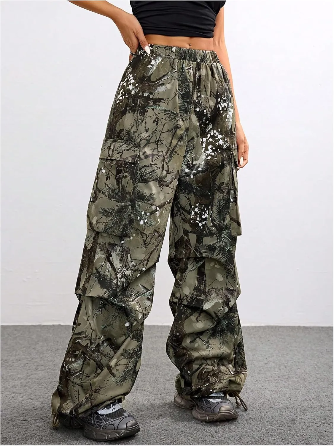 GORGLITTER Women's Camo Baggy Cargo Pants High Waisted Y2K Wide Leg Parachute Pants