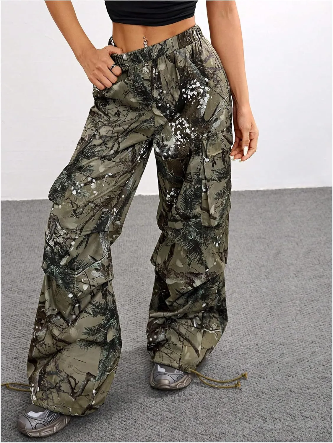 GORGLITTER Women's Camo Baggy Cargo Pants High Waisted Y2K Wide Leg Parachute Pants