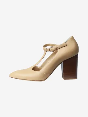 Neutral T-bar court heels - size EU 40 (UK 7)