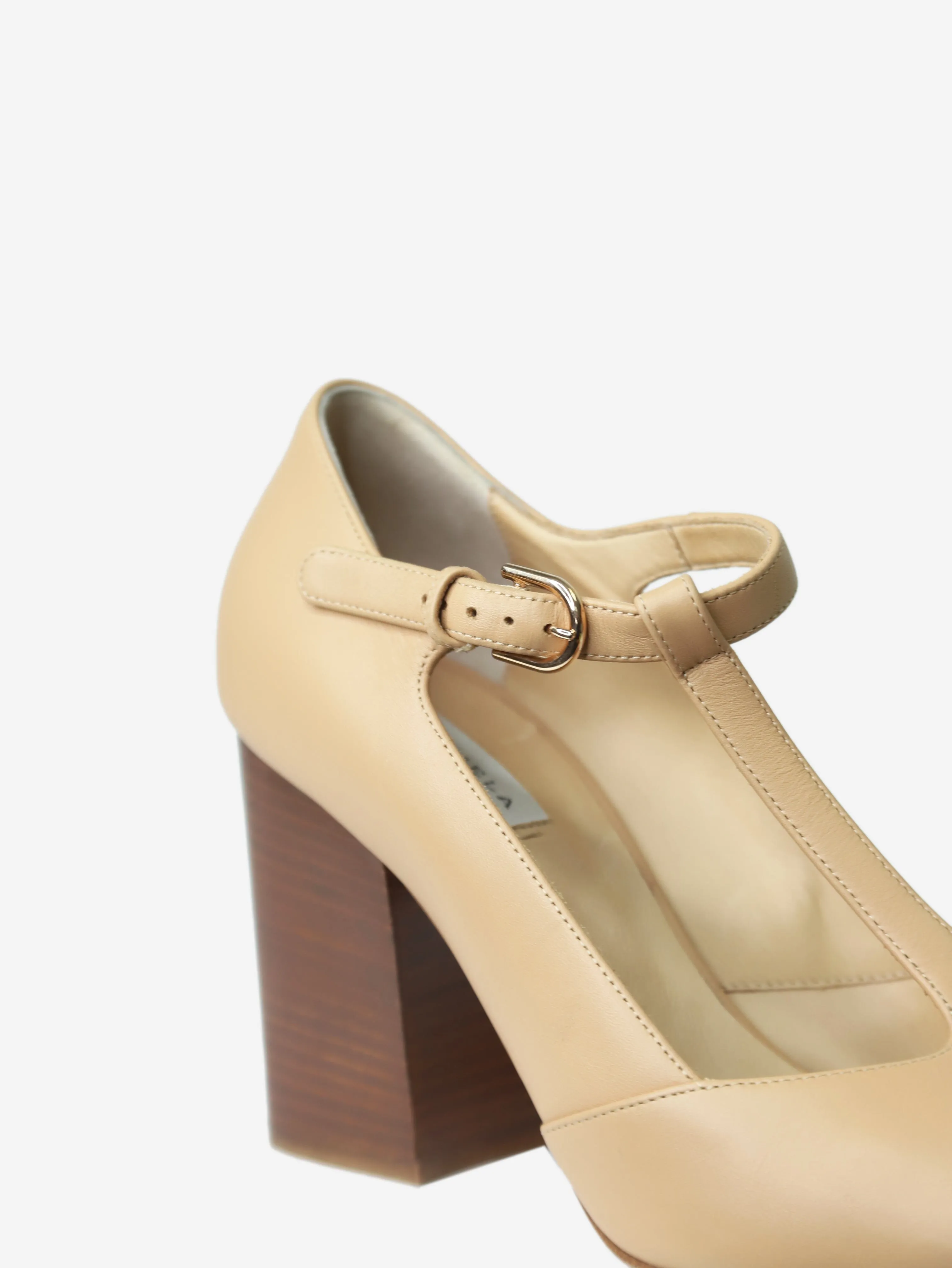 Neutral T-bar court heels - size EU 40 (UK 7)